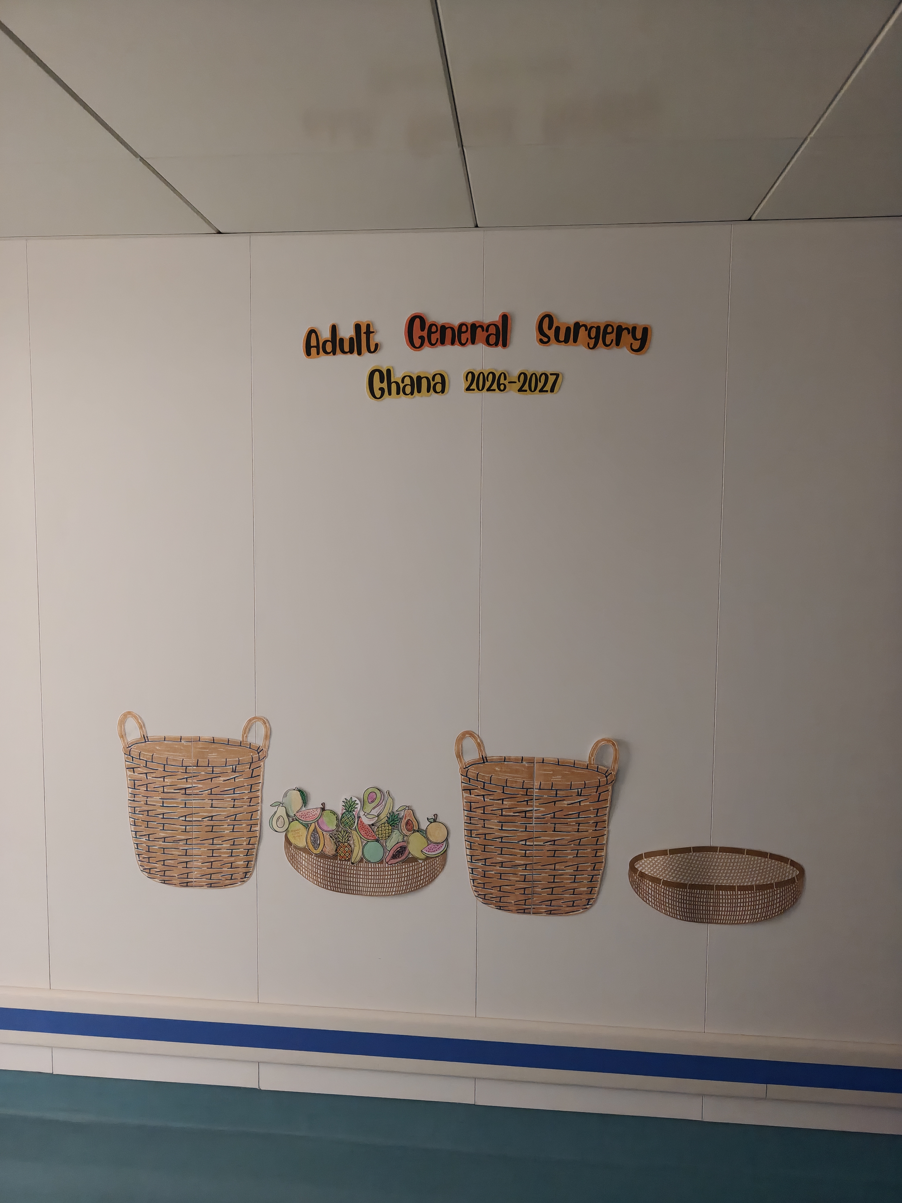 Elke patiënt die met ontslag gaat kleurt een stuk fruit. Aan het eind van de field service hebben we als het goed is kei volle manden met fruit!